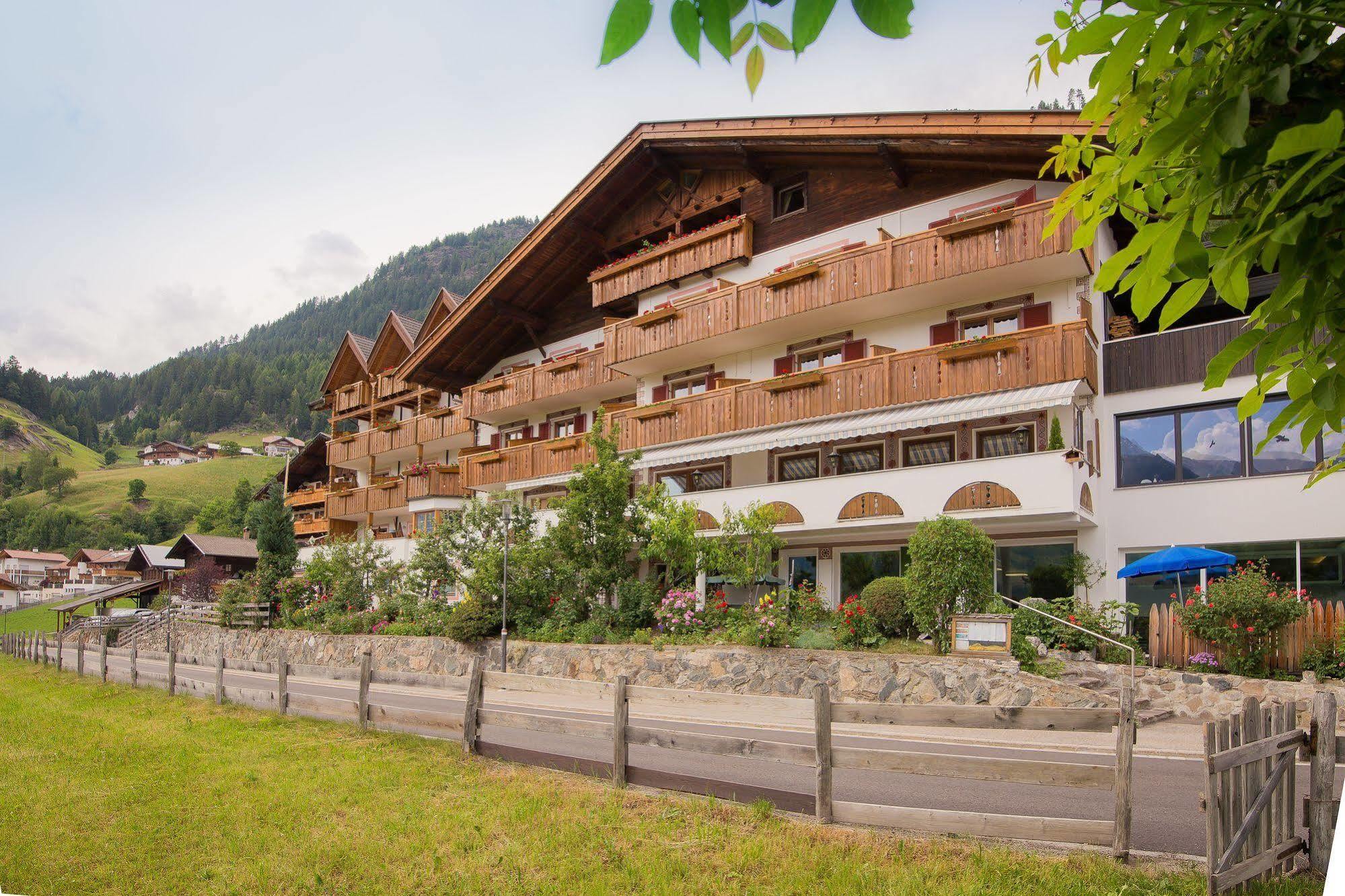 Hotel Alpenland Moso Exterior foto